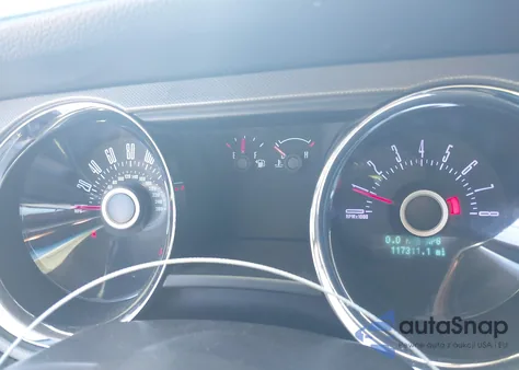 2013 Ford Mustang V6 z USA, uszkodzony, nr VIN 1ZVBP8EM0D5203877